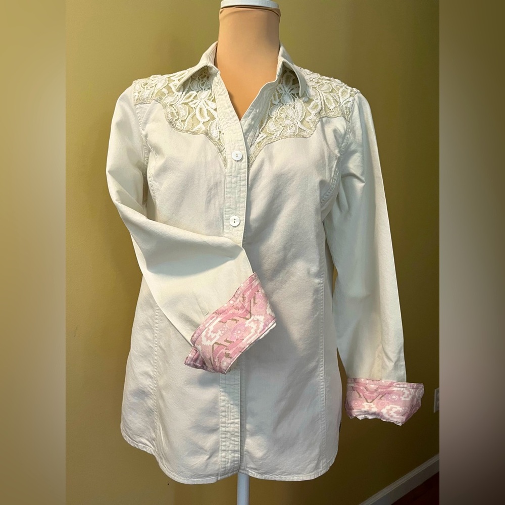 Women’s western shirt, size large, NWOT
